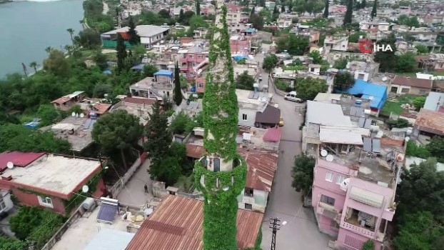 Cevresini Ve Minaresi Saran Sarmasiklariyla Unlu Yesil Camii Havadan Goruntulendi