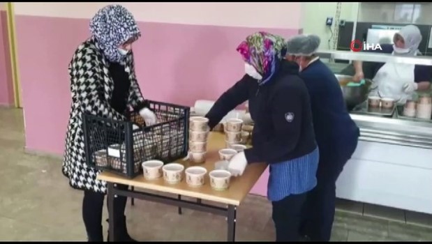 Nallihan Belediyesinden Gunluk 1000 Aileye Sicak Yemek