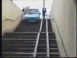 Merdiven İnen Araba