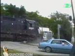 tren kazasi - Tren İle Tır'ın Çarpışması Videosu