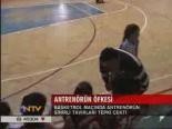 basketbol maci - Antronörün Öfkesi 3 Videosu