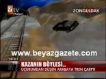 asiri hiz - Uçurumdan Düşen Arabaya Tren Çarptı Videosu
