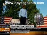 Obama'ya Kitap Fırlatıldı