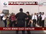 Polise Yol Açma Kavgası