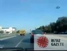 Trafikte Makas Atan Gençlerin İbretlik Kazası