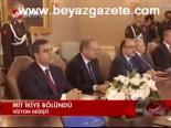 Mit İkiye Bölündü