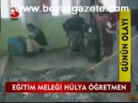 Eğitim Meleği Hülya Öğretmen