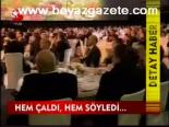 Hem Çaldı, Hem Söyledi