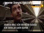 Tavuklara Da Arabest Dinletiyor