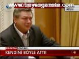 Kendini Böyle Attı!