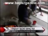 İnşaat İşçisi Genç Kız Görenleri Şaşırtıyor