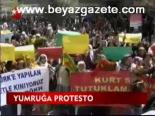Yumruğa Protesto