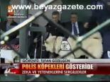 Polis Köpekleri Gösteride
