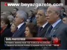 Özbek'e Ödül Protestosu