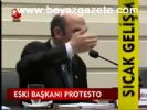 Eski Başkanı Protesto