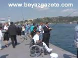 Engelliler Boğaz'da Balık Tuttu