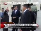Davutoğlu'na Sevgi Seli