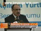 İstanbul'da Düzenlenen Sempozyuma İçişleri Bakanı Beşir Ataly Katıldı