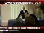 İran Dışişleri Bakanı Protesto Edildi