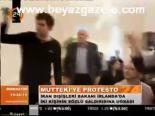 Mutteki'ye Protesto