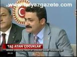 Taş Atan Çocuklar