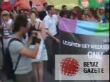 Eşcinseller Taksim'de Yürüdü
