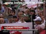 Yağmura Rağmen
