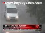 Her Yer Yağmur Altında