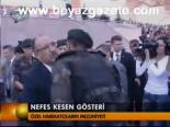 Nefes Kesen Gösteri