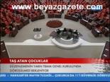 Taş Atan Çocuklar
