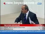 Taş Atan Çocuklar