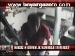 Güvenlik Kamerasını Görünce...
