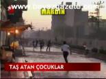 Taş Atan Çocuklar