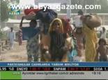 Pakistanlılar Çadırlarda Yardım Bekliyor