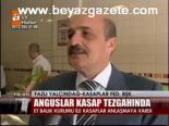 Anguslar Kasap Tezgahında