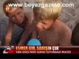 Esmer Gir, Sarışın Çık