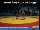 Yenilen Güreşçiye Tokat Cezası