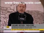 Ucube Heykel Yıkılıyor
