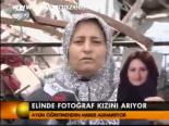 Elinde Fotoğraf Kızını Arıyor