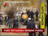 Park Ortasında Kendini Vurdu