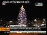 Dev Yılbaşı Ağacı