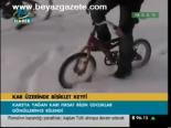 Kar Üzerinde Bisiklet Keyfi