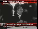 Atatürk'ün Omzuna Şeftali Suyu Damlatınca