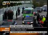 Anıt Mezara Defnedildi