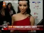 kardashian - Kim Kardashian Karslı Çıktı Videosu