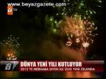 Dünya Yeni Yılı Kutluyor