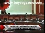 Yumruklar Havada Uçuştu