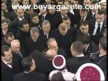 Erbakan'ın Cenazesi Güçlükle Camiden Çıkarıldı