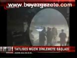 Tatlıses Müzik Dinlemeye Başladı