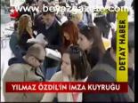 Yılmaz Özdil'in İmza Kuyruğu